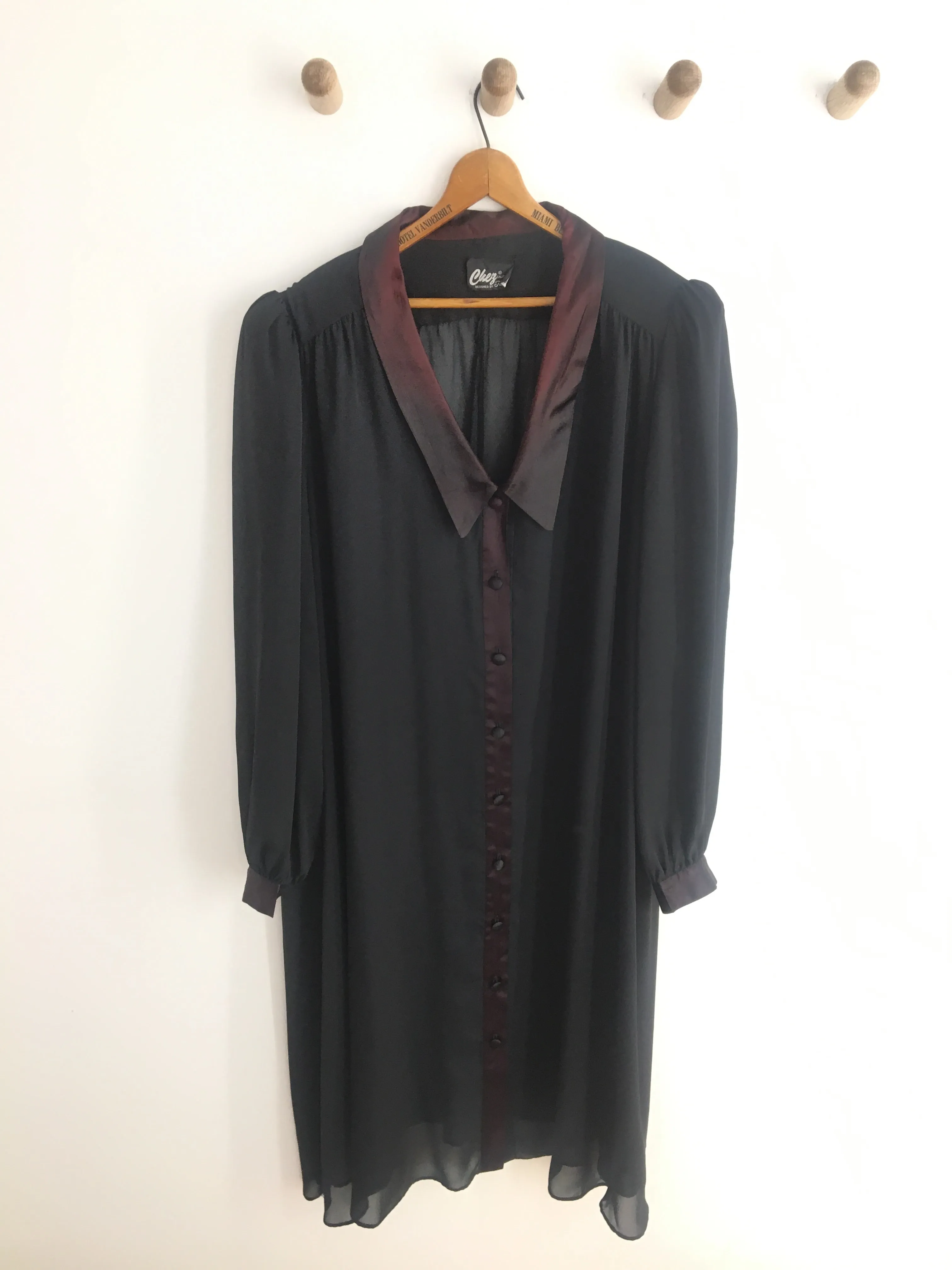 70’s BLACK SHEER DUSTER / EXTRA LARGE