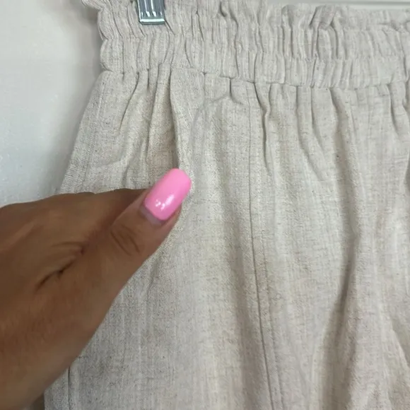 Aaron &amp; Amber Linen Blend High Rise Pull On Elastic Waistband Wide Leg Shorts