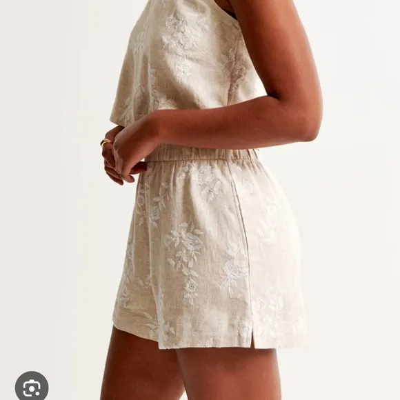 Abercrombie Linen-blend embroidered pull on shorts