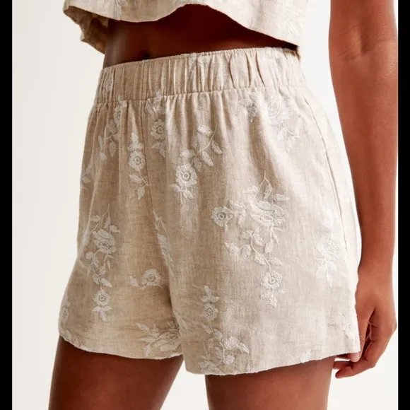 Abercrombie Linen-blend embroidered pull on shorts