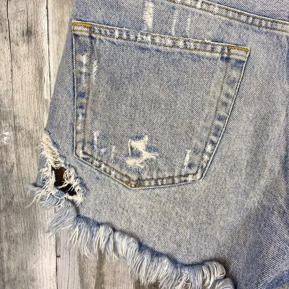 AGOLDE Parker Distressed Denim Shorts in Swapmeet Size 27.