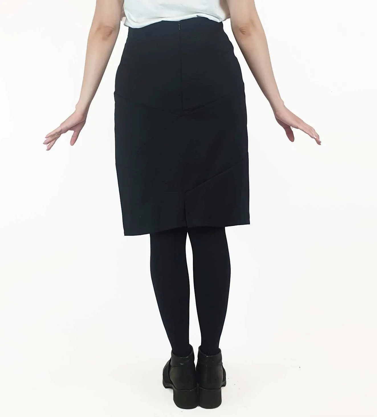 Alpha 60 black pencil skirt with cute and understated multi-panels size S (best fits size 10)