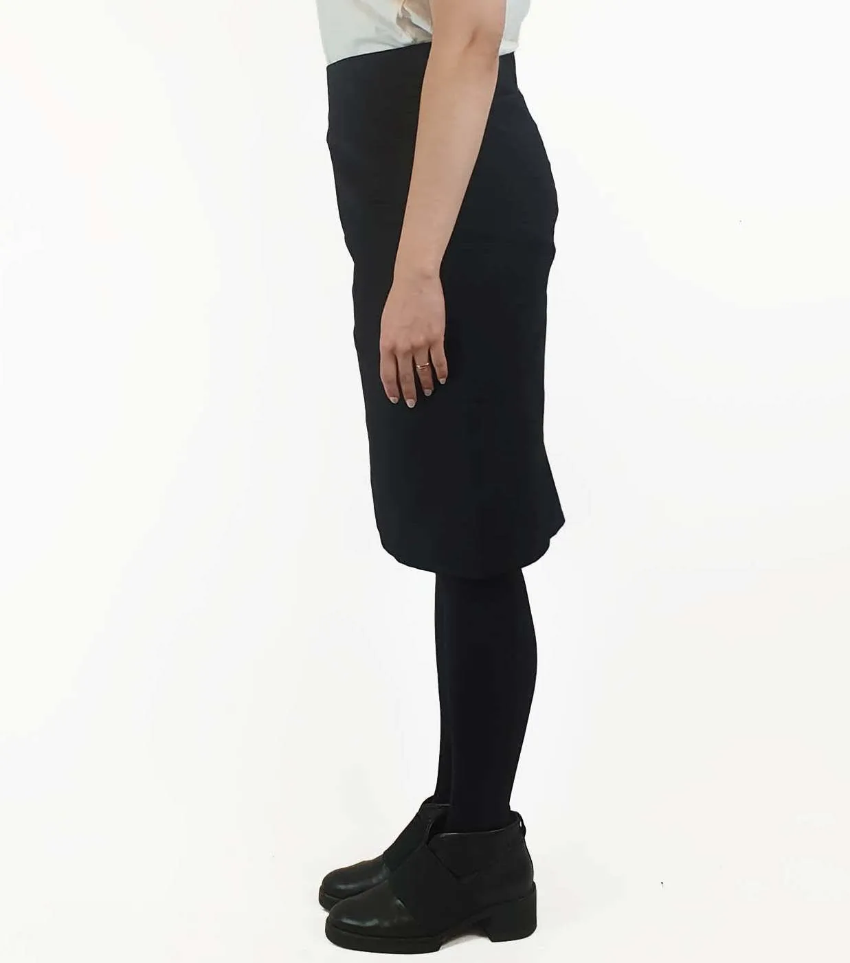 Alpha 60 black pencil skirt with cute and understated multi-panels size S (best fits size 10)