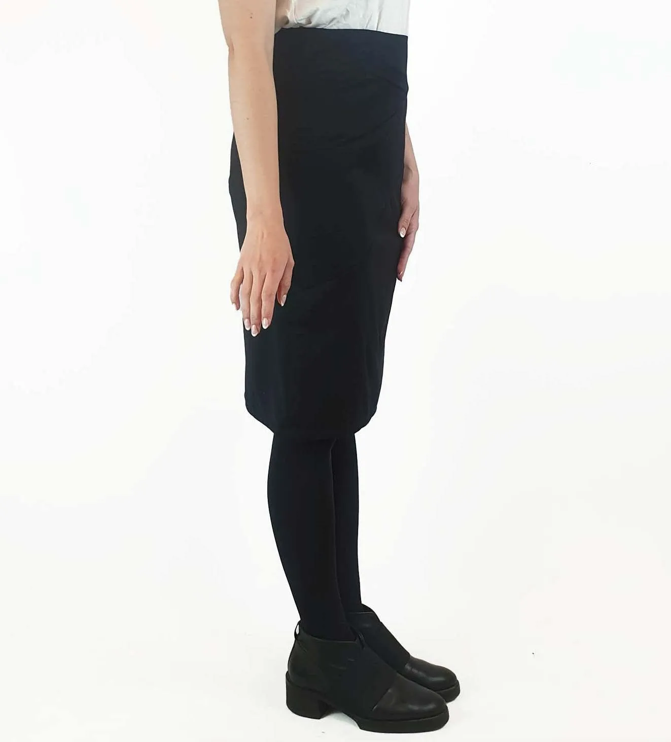 Alpha 60 black pencil skirt with cute and understated multi-panels size S (best fits size 10)