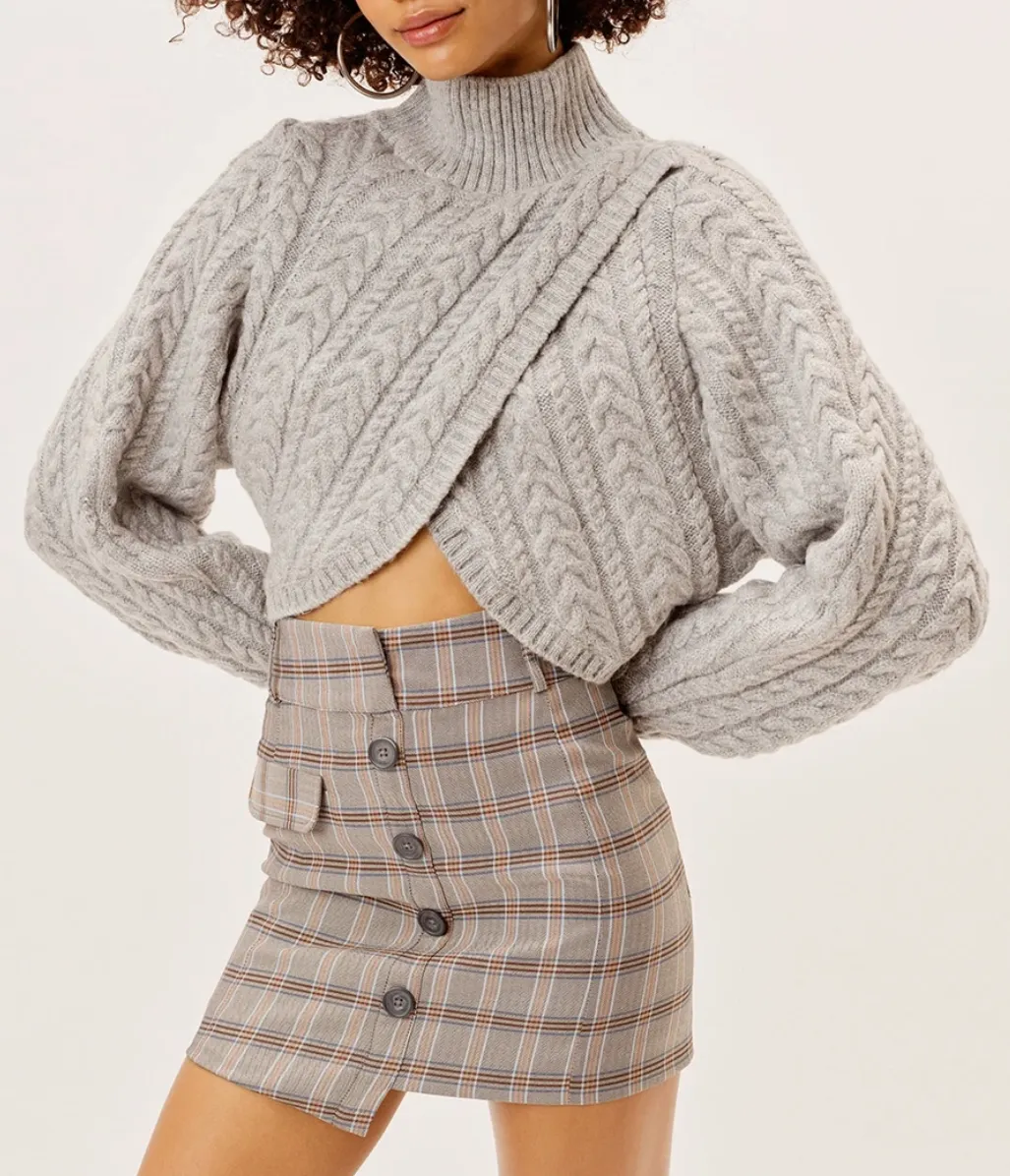 AMELIA CROSS FRONT TURTLENECK