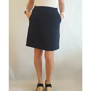 APC pre-owned navy pencil knee length skirt with pockets size 34 (best fits size 6)