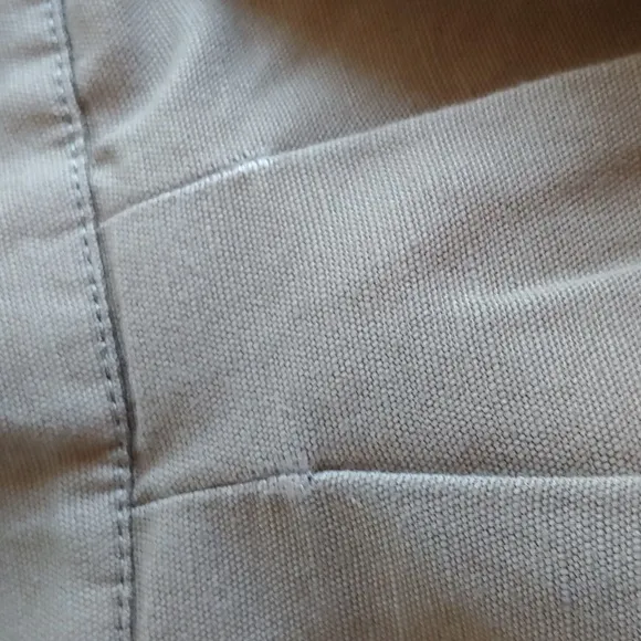Banana Republic Safari Shorts Sage Green in Women's size 14 Cotton Linen Blend