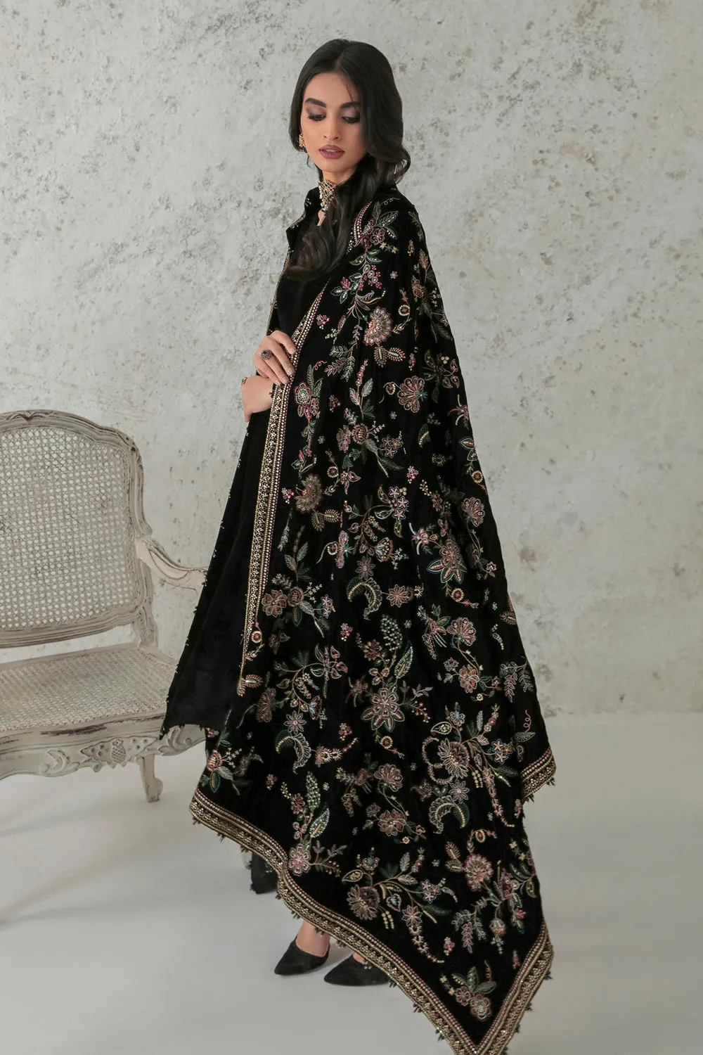 BAROQUE | EMBROIDERED VELVET SHAWL '23 | VS-33