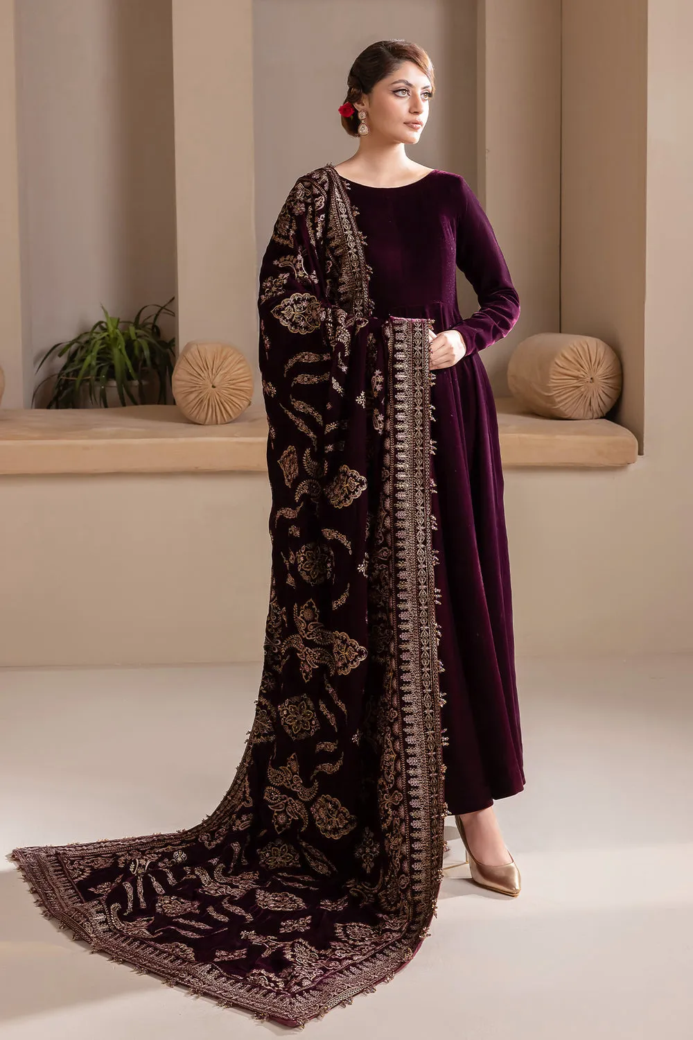BAROQUE | EMBROIDERED VELVET SHAWL '23 | VS-38