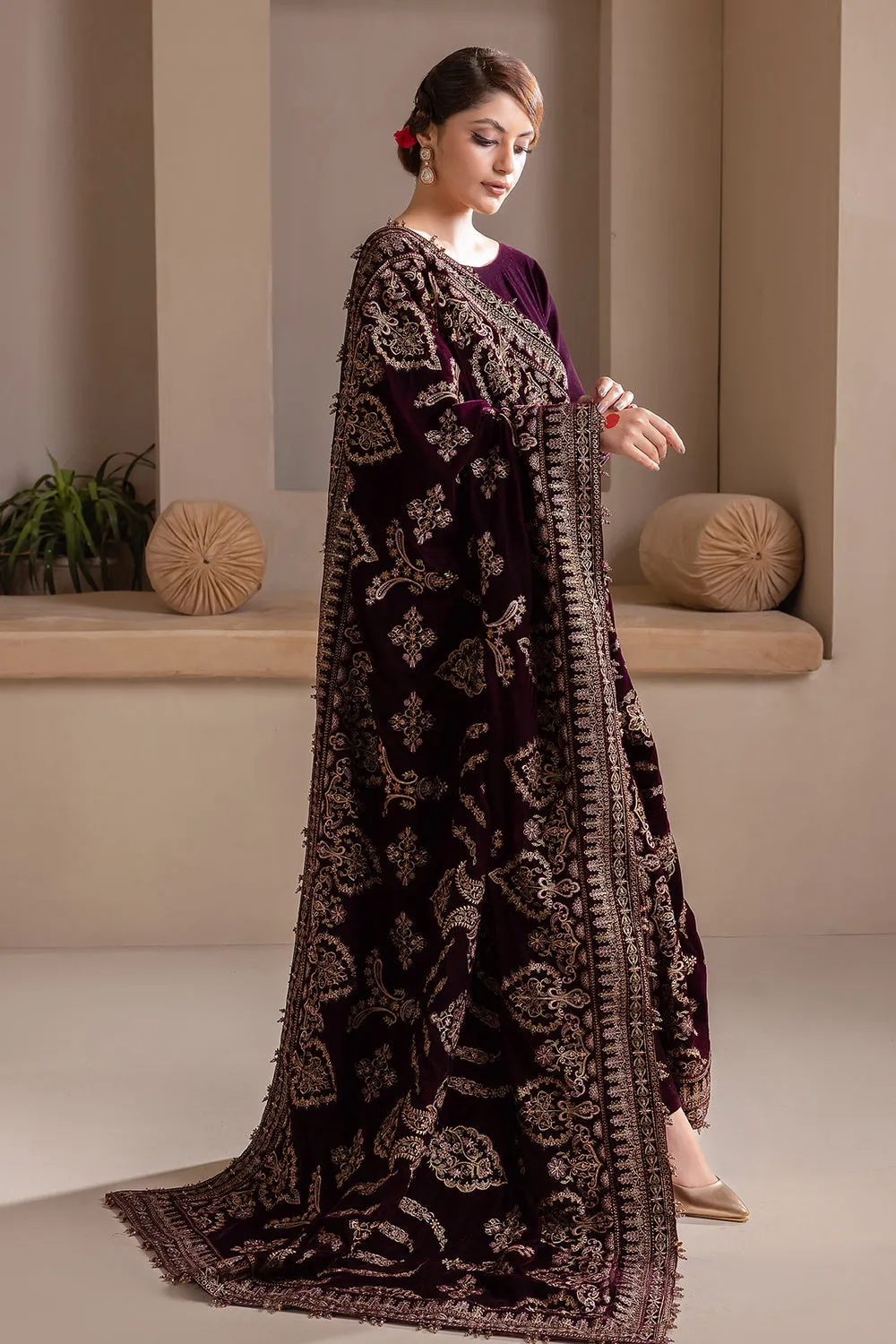 BAROQUE | EMBROIDERED VELVET SHAWL '23 | VS-38