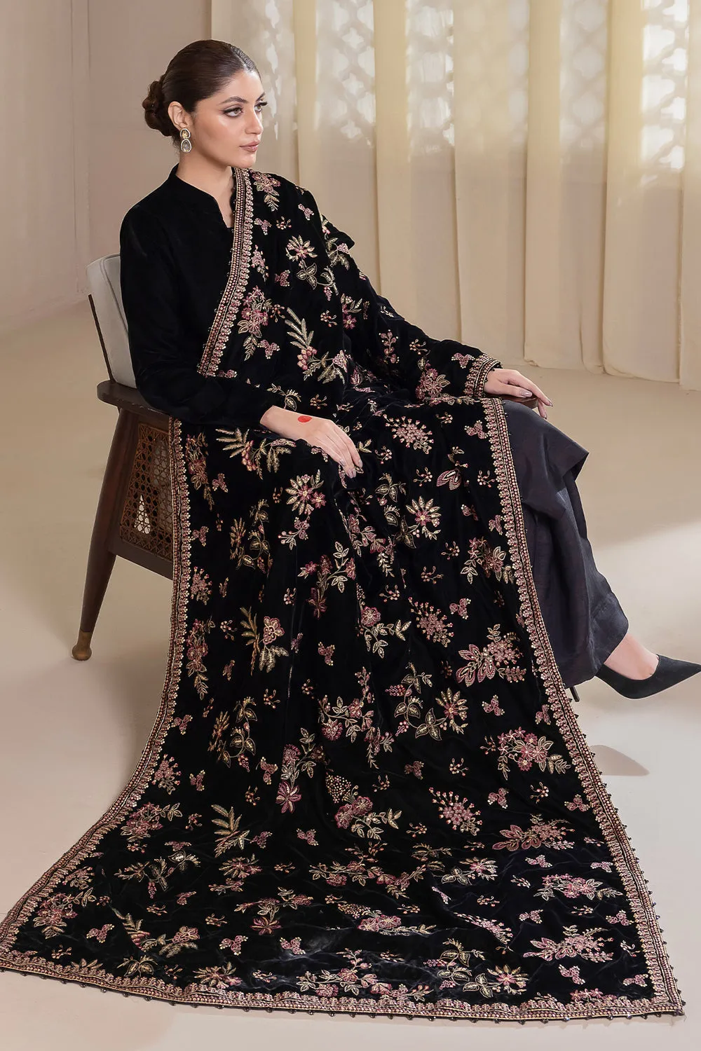 BAROQUE | EMBROIDERED VELVET SHAWL '23 | VS-39
