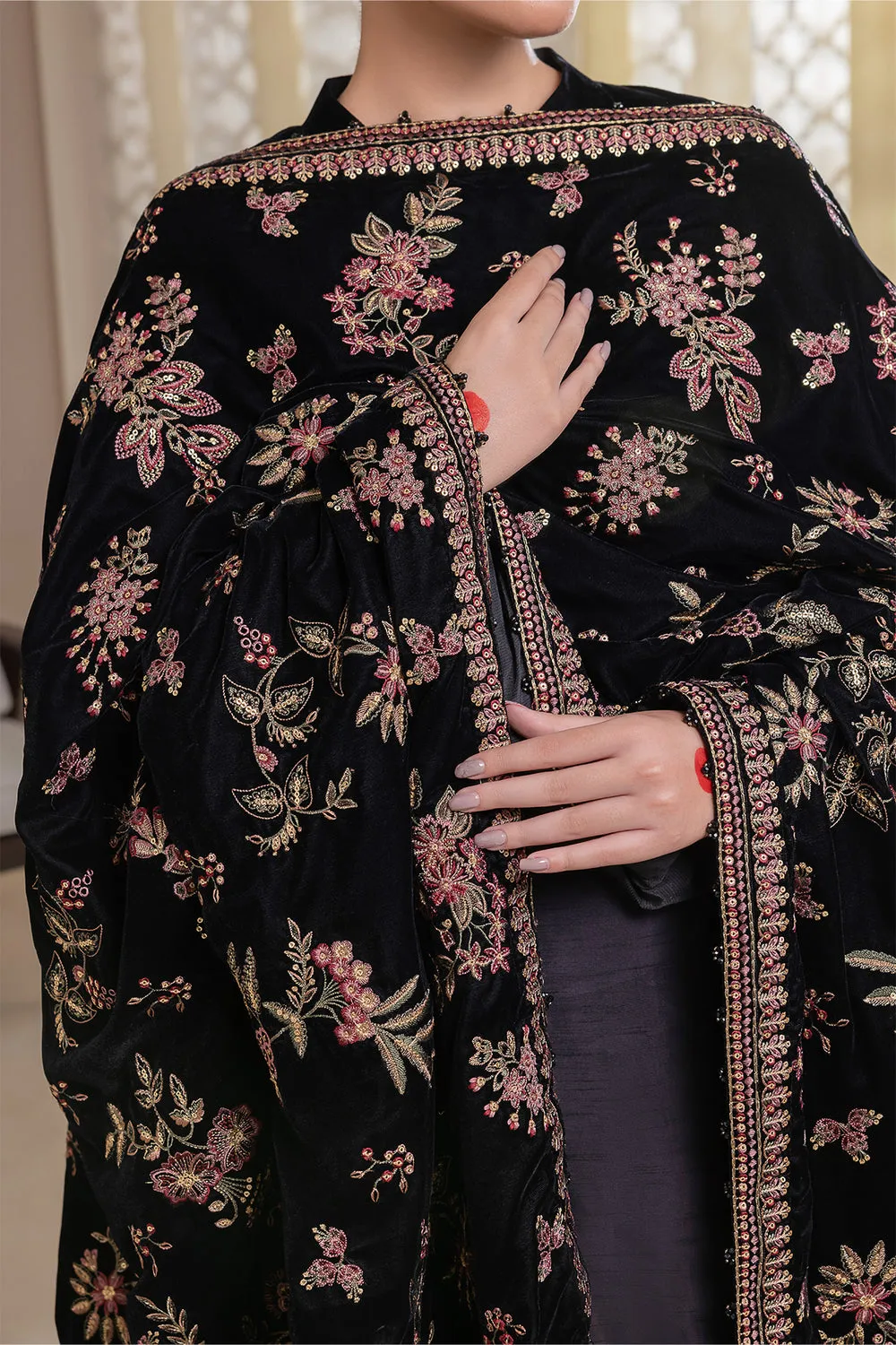BAROQUE | EMBROIDERED VELVET SHAWL '23 | VS-39
