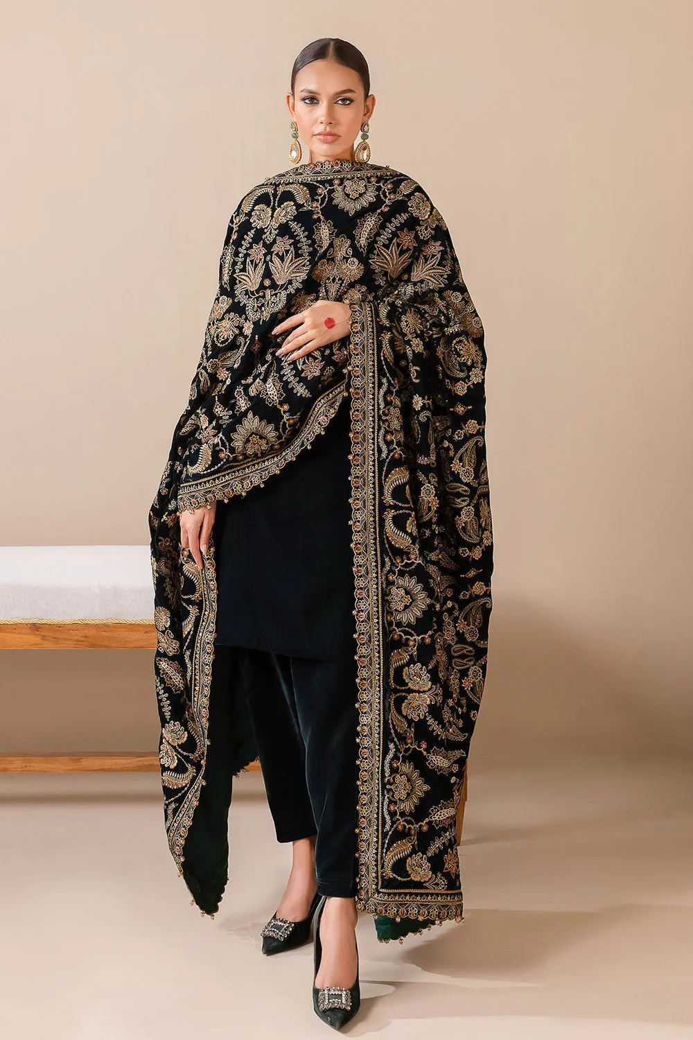 BAROQUE | EMBROIDERED VELVET SHAWL '23 | VS-40