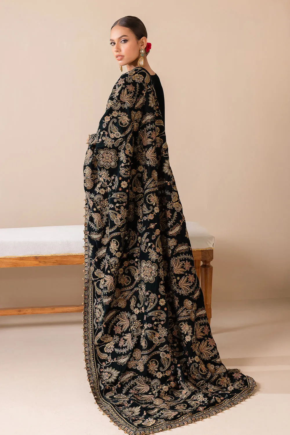 BAROQUE | EMBROIDERED VELVET SHAWL '23 | VS-40