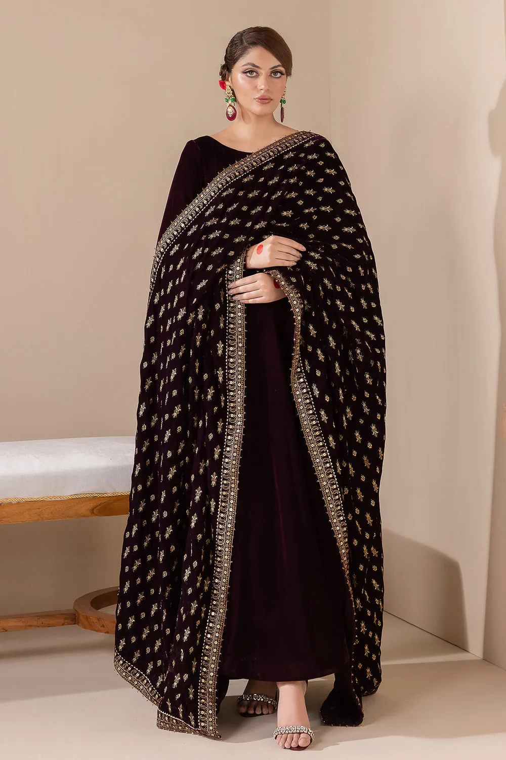 BAROQUE | EMBROIDERED VELVET SHAWL '23 | VS-42