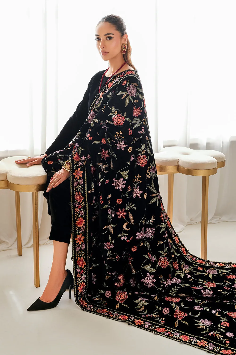 BAROQUE | Velvet Shawl -VS-50
