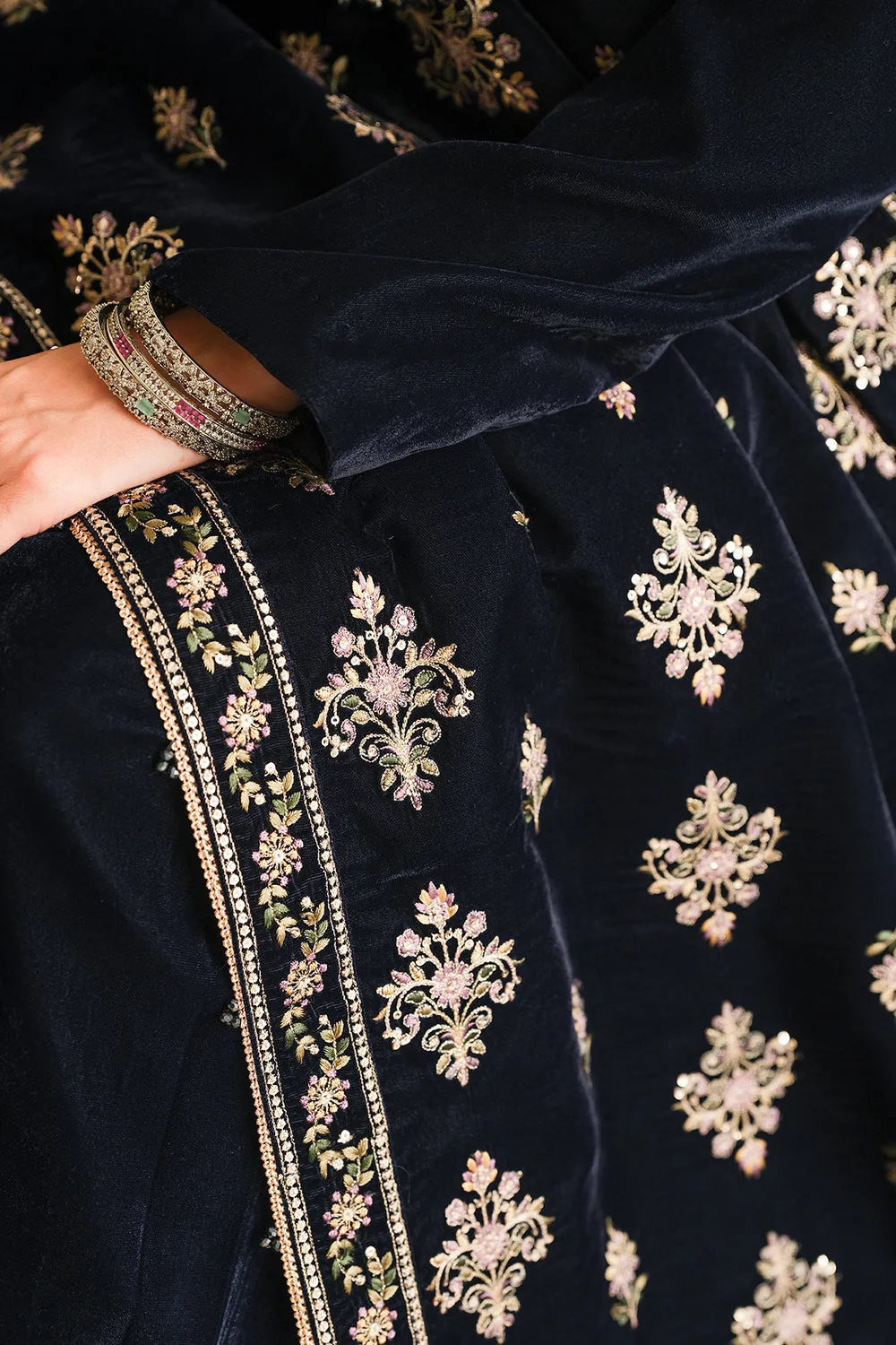 BAROQUE | Velvet Shawl -VS-53
