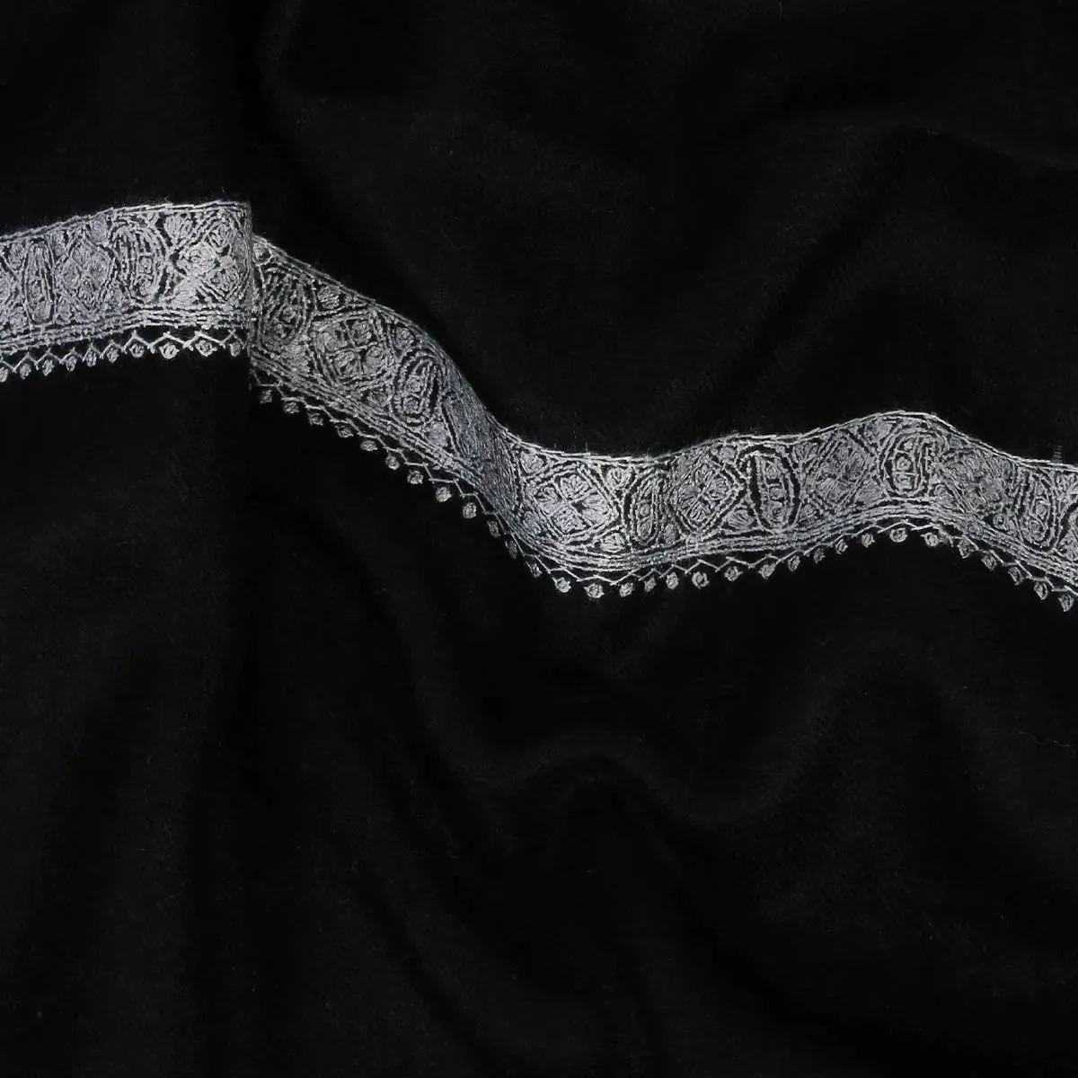 Black sozni Embroidered Hashidaar Pashmina Shawl