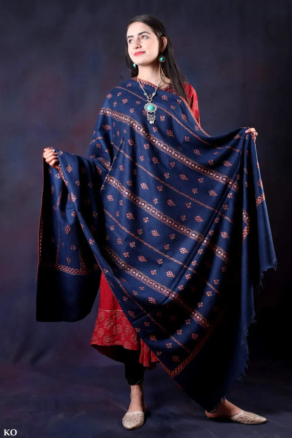 Blue Sozni Embroidered Handwooven Pashmina shawl