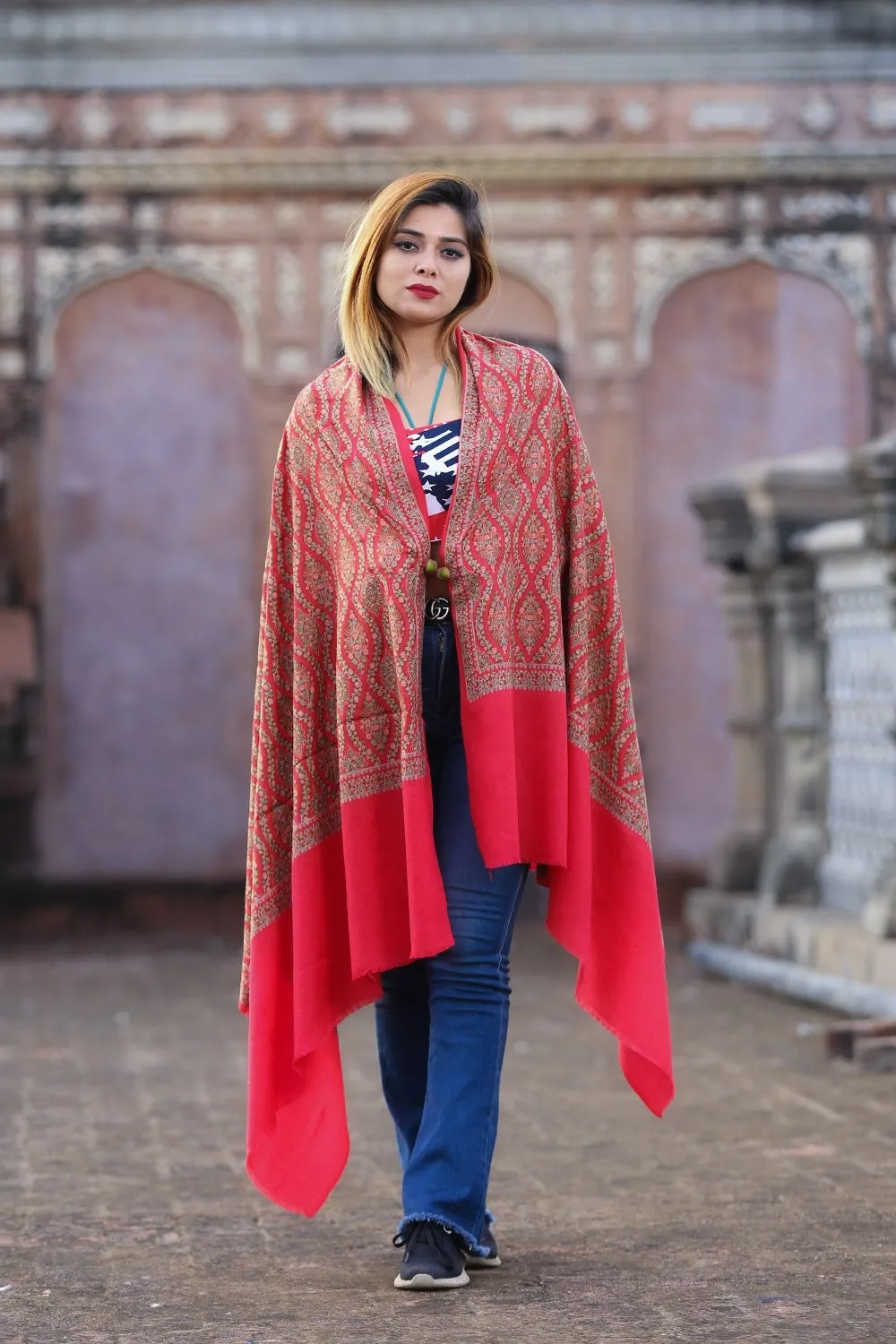 Burning Red Colour Embroidered Sozni Shawl Enriched With Beautiful Jaal Pattern Having Paisley And Border