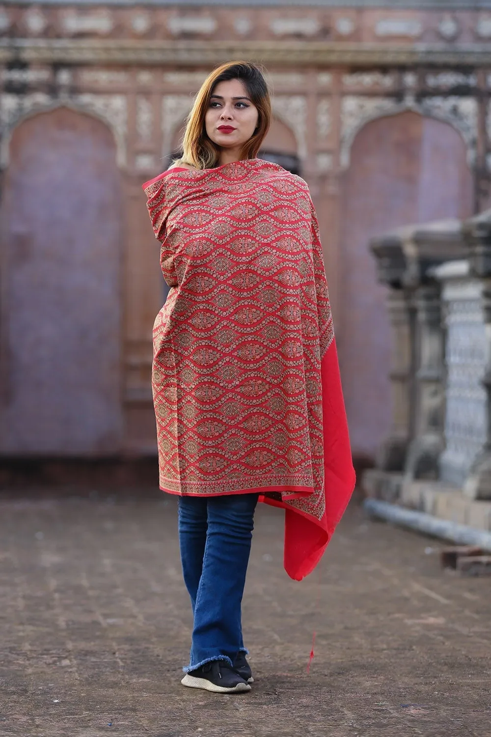 Burning Red Colour Embroidered Sozni Shawl Enriched With Beautiful Jaal Pattern Having Paisley And Border