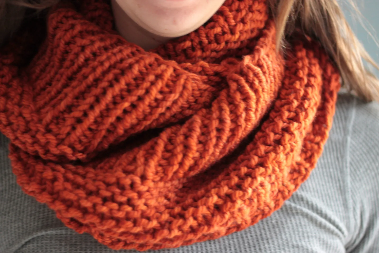 Carmella Infinity Cowl, Elizabeth Smith Knits. Print Knitting Pattern