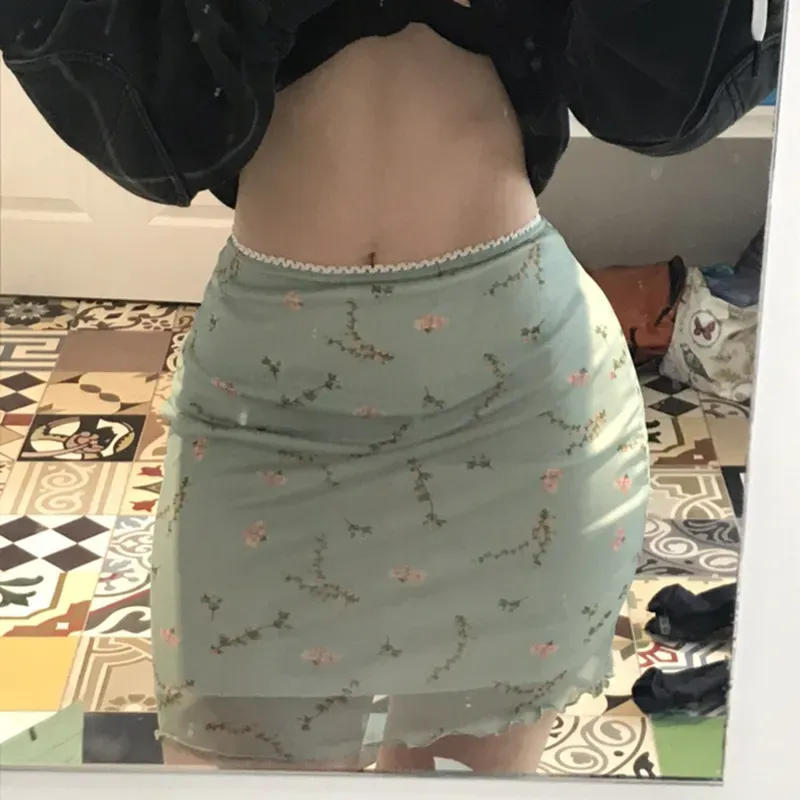 Chiffon Floral Mini Skirt with Lace Trim Waist and Slim Fit - Polyester Material
