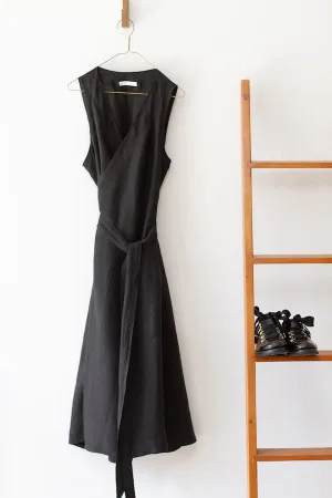 CUISINE APRON DRESS IN BLACK LINEN