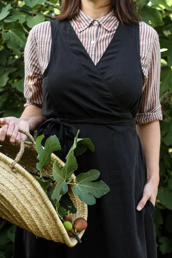 CUISINE APRON DRESS IN BLACK LINEN