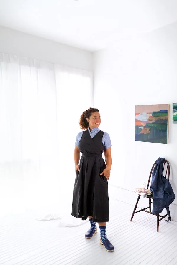 CUISINE APRON DRESS IN BLACK LINEN