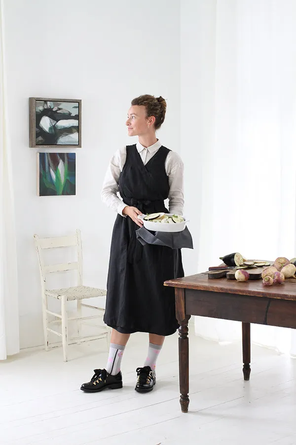 CUISINE APRON DRESS IN BLACK LINEN