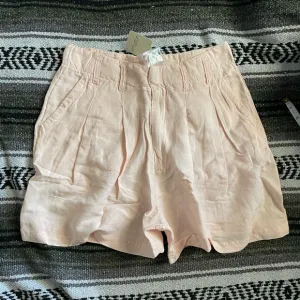 FREE PEOPLECalla Pleated Linen Blend Trouser Shorts