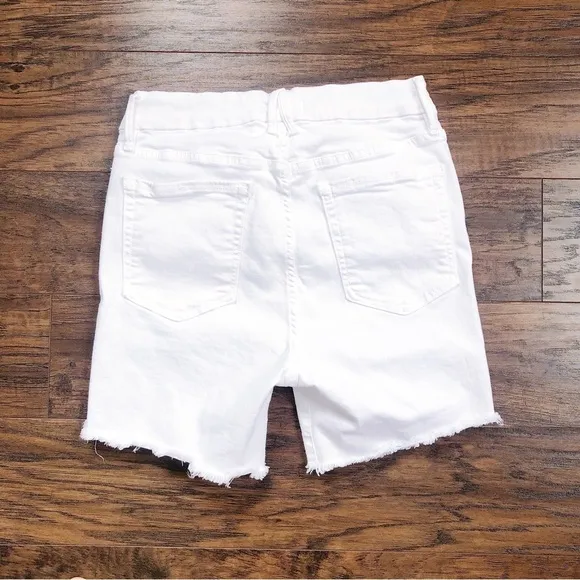 Good American • Destroyed Cutoff Denim Shorts White 004 ripped distressed jean