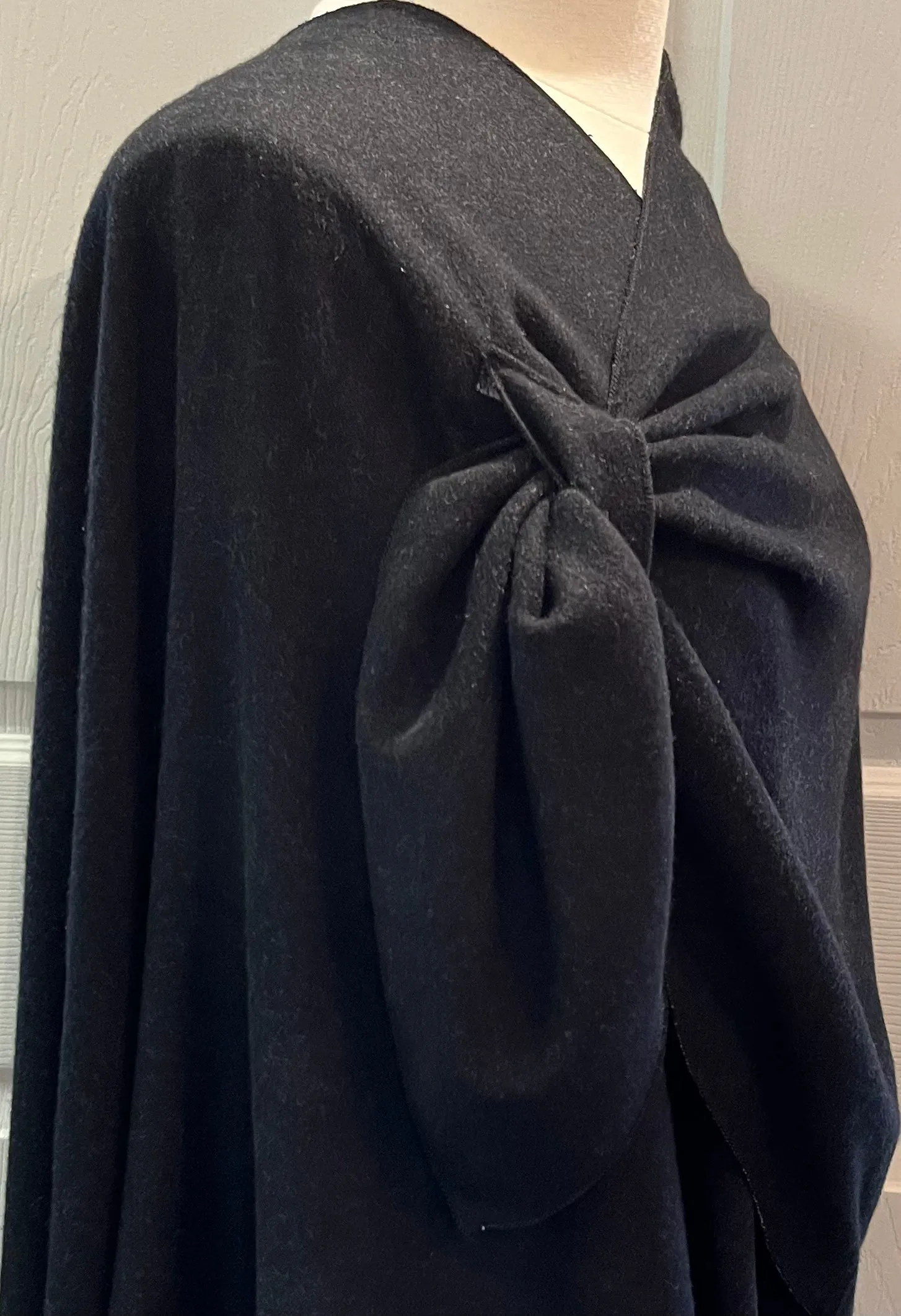 GREY to BLACK Reversible Cashmere Shawl