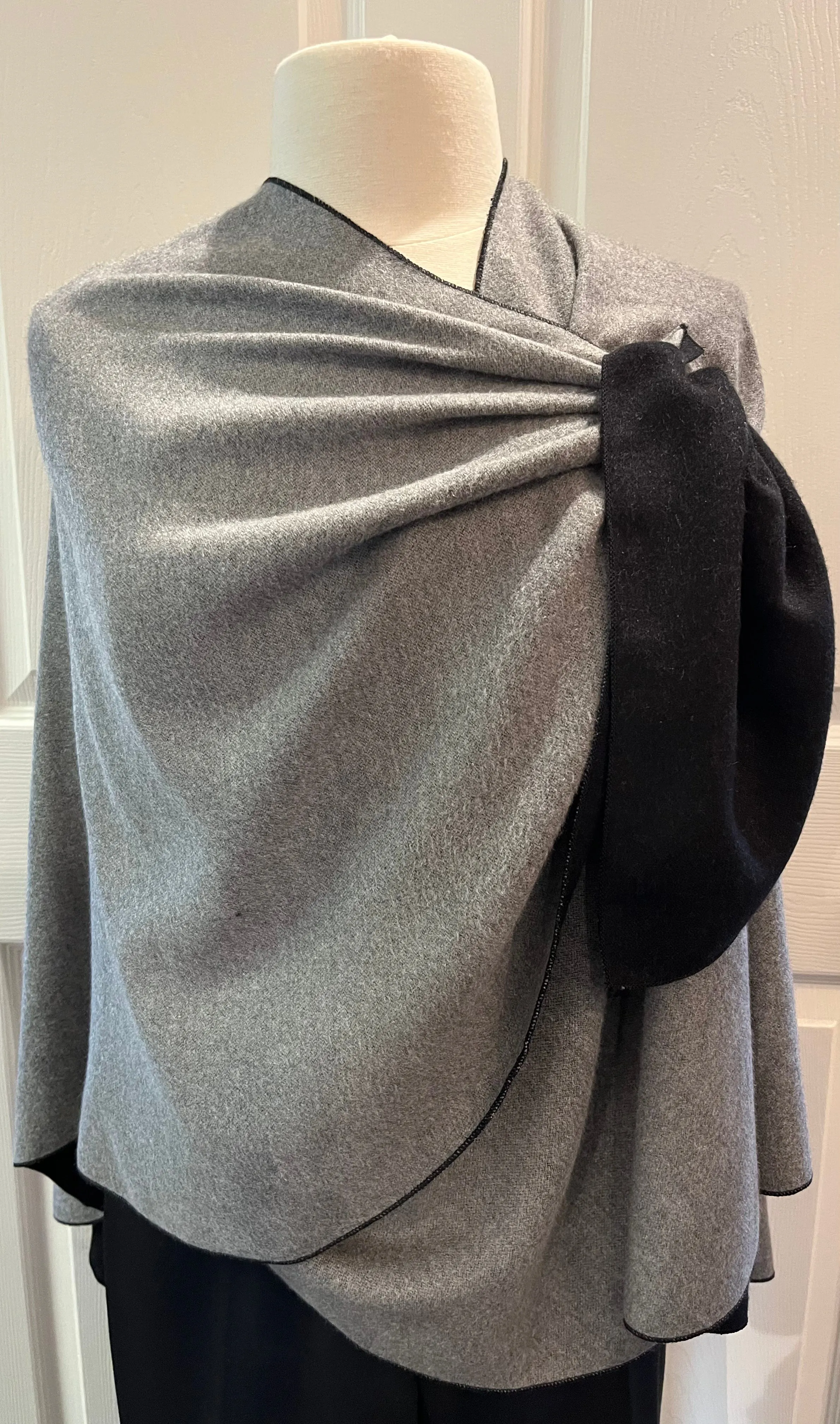 GREY to BLACK Reversible Cashmere Shawl
