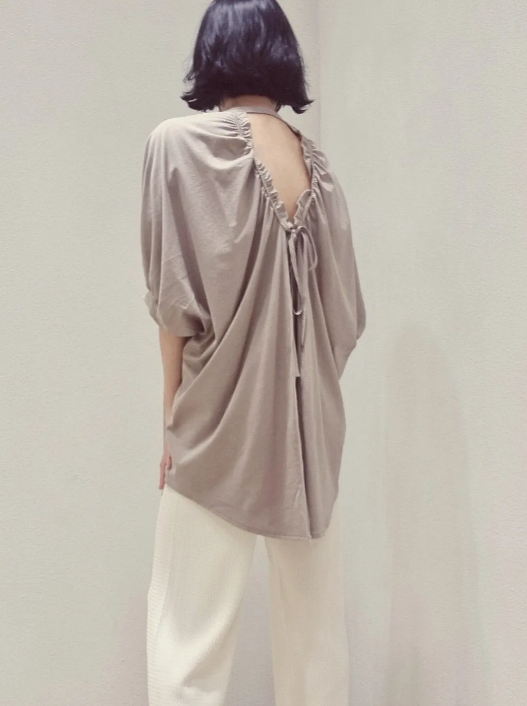 Heart Back Open Long T-shirt Blouse