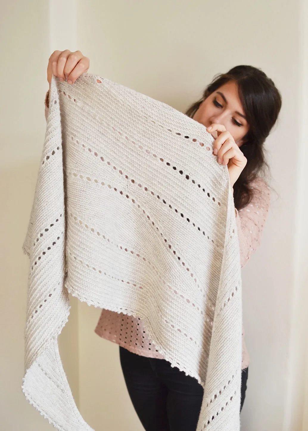 Hollows Shawl, Mandarine's Knitting Pattern