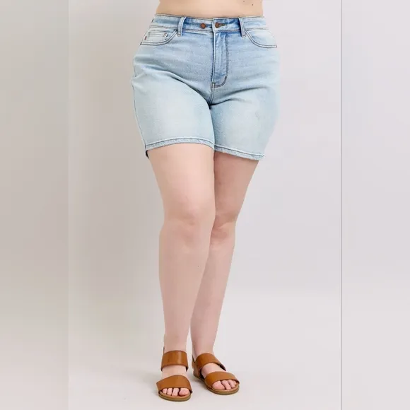 Judy Blue High Rise Two Button Light Wash Midi Denim Dad Shorts S-3XL NEW