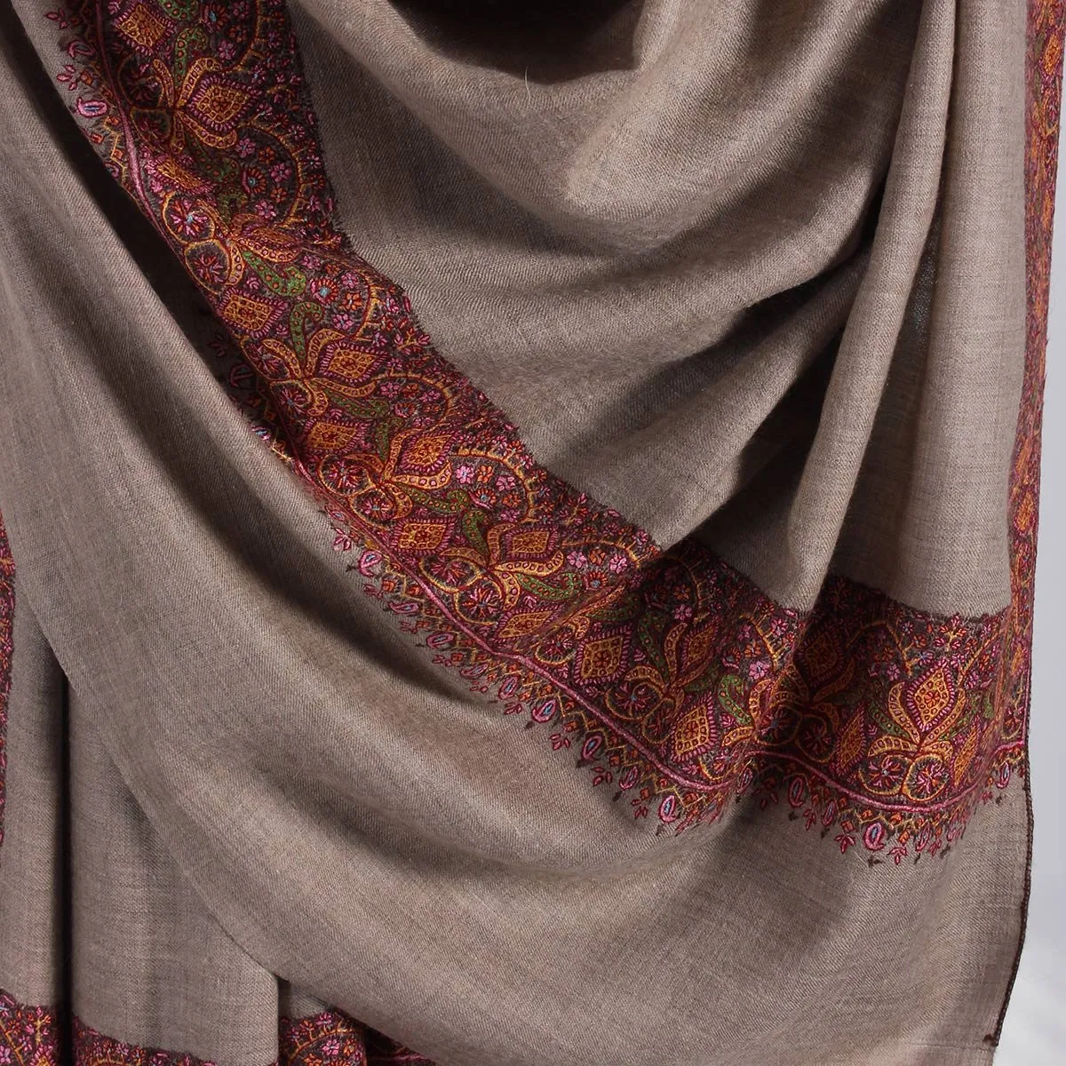 Khudrang Base sozni Embroidered Dordaar Pashmina Shawl