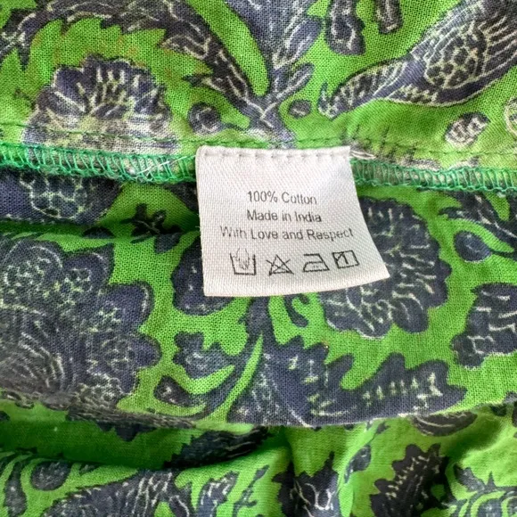 La Plage Palace Smocked Skirt SZ M Green Navy Multi