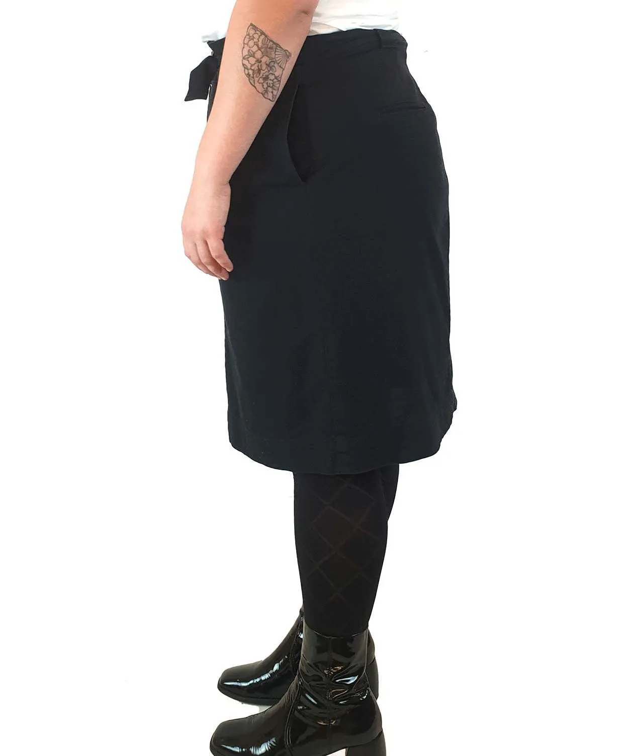 Leonard St black 100% linen skirt with waist tie and pockets size 14