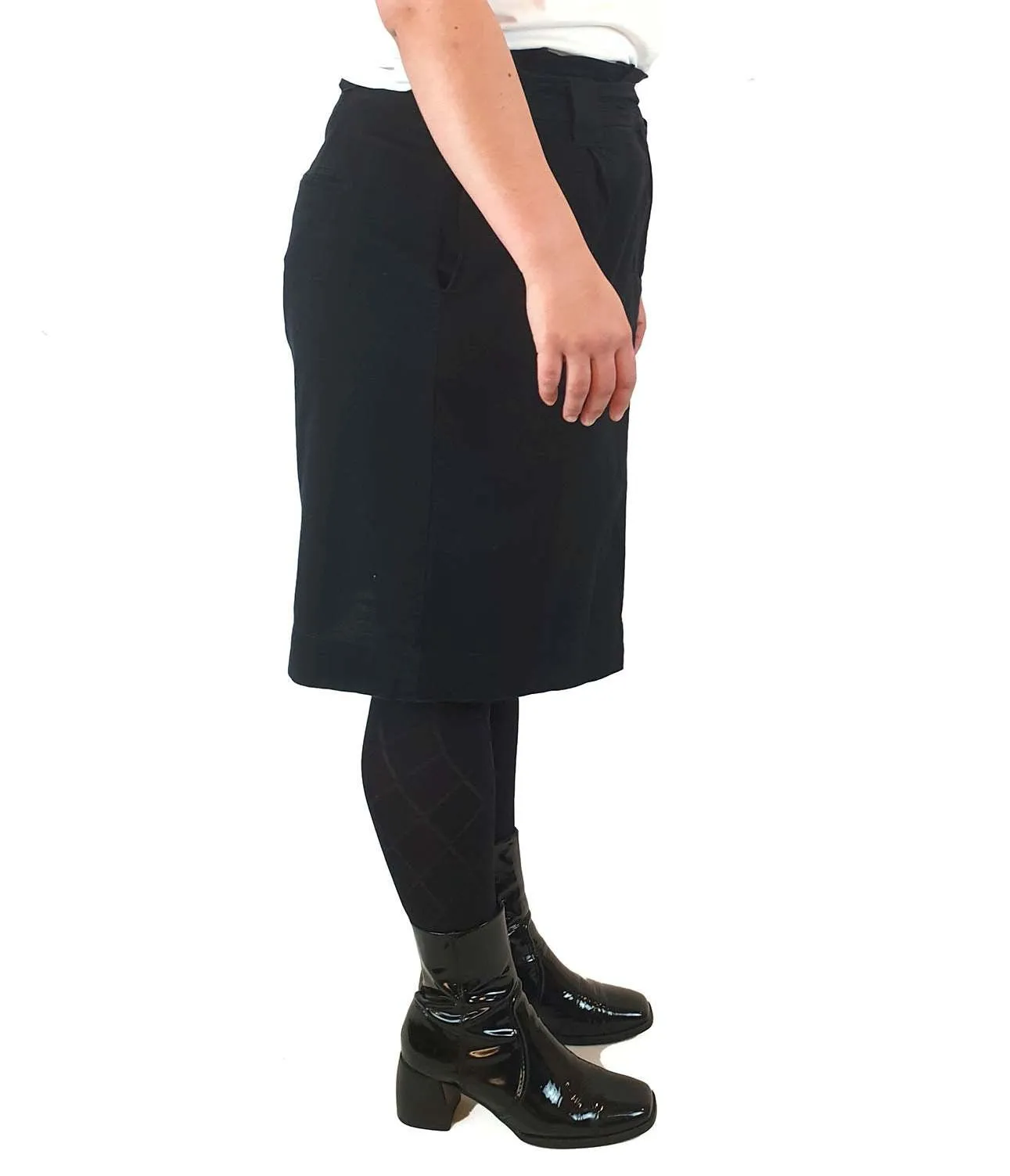 Leonard St black 100% linen skirt with waist tie and pockets size 14
