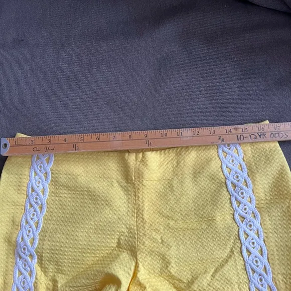 Lilly Pulitzer 8 Liza Sunglow Yellow Shorts Embroidered Back Zip
