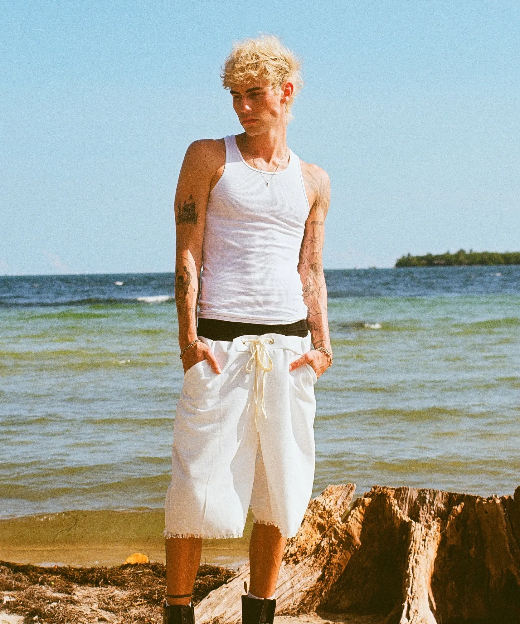LINEN SHORTS, WHITE
