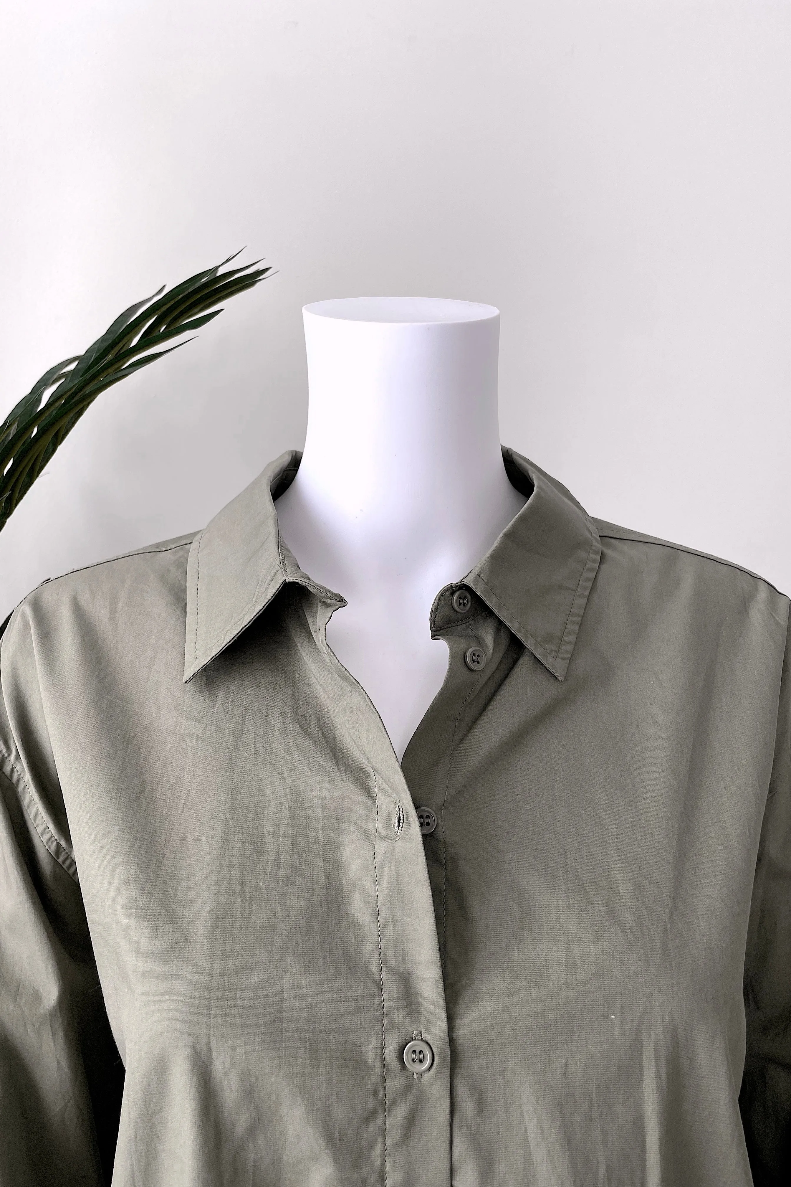 LIV BUTTON DOWN CAREER SHIRT IN OLIVE