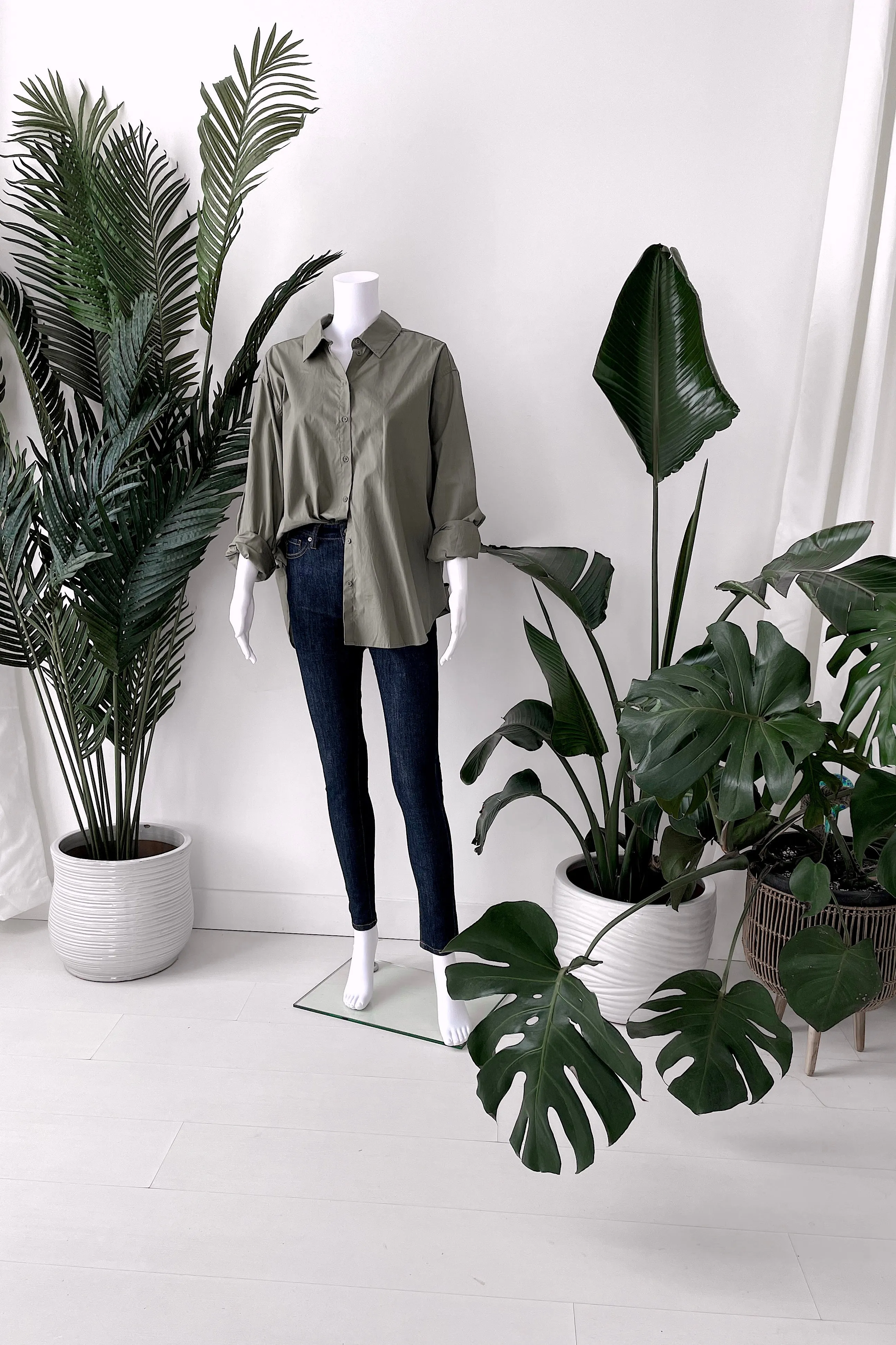 LIV BUTTON DOWN CAREER SHIRT IN OLIVE