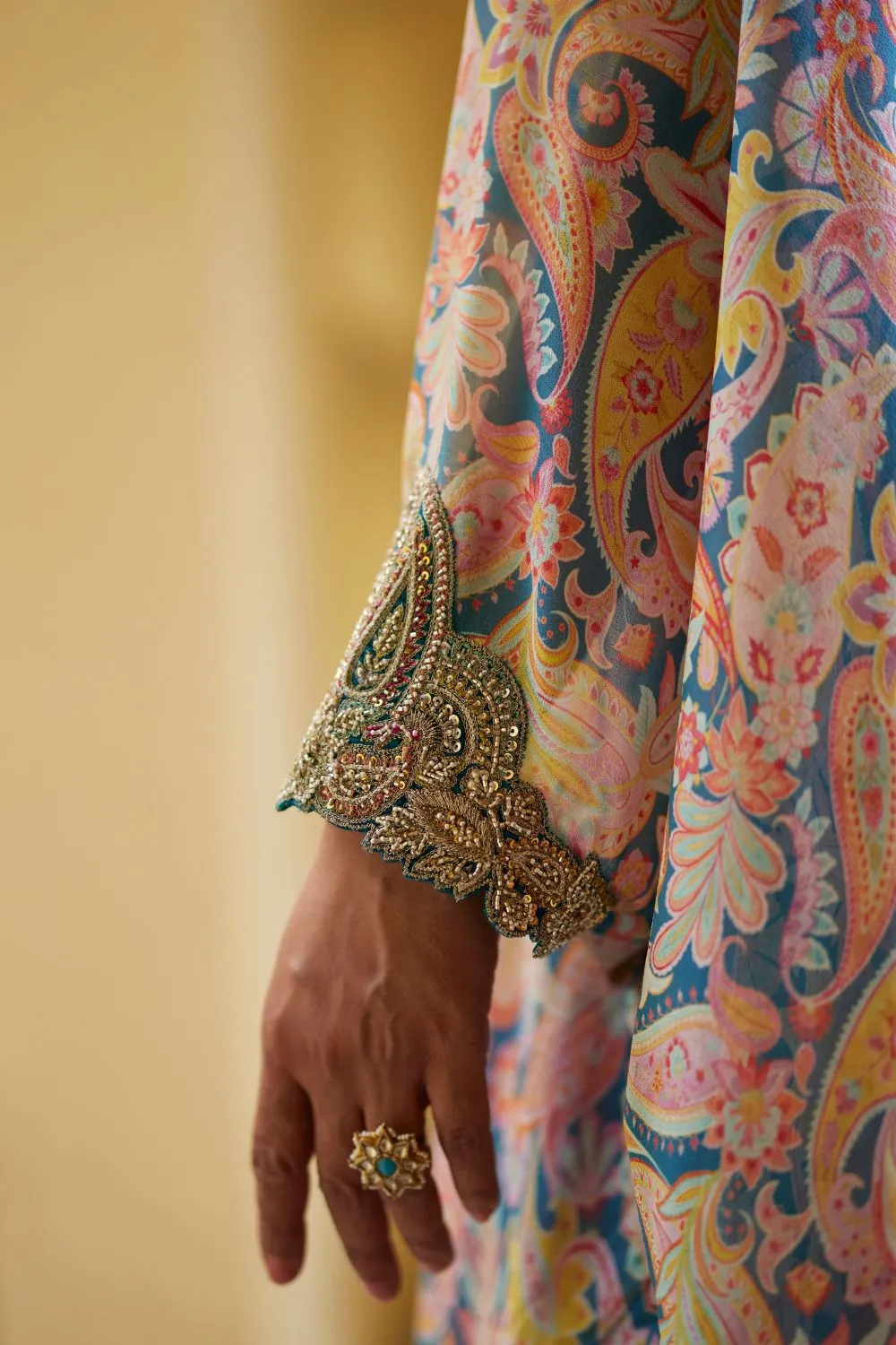 Mihir Cape Set