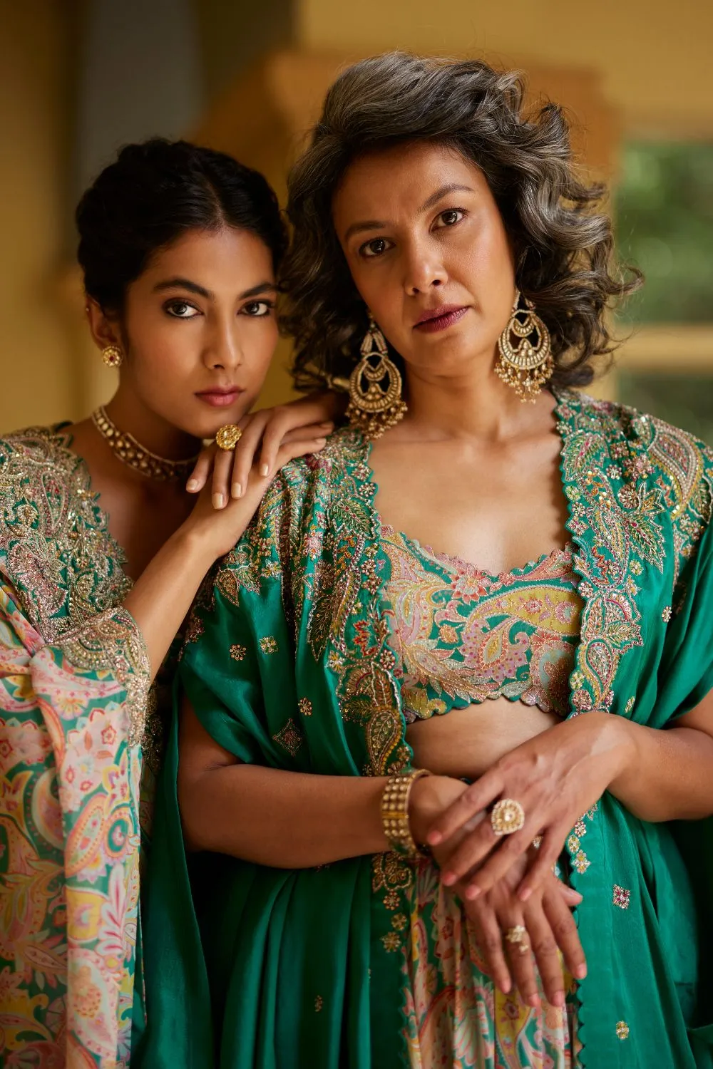 Mihir Cape Set