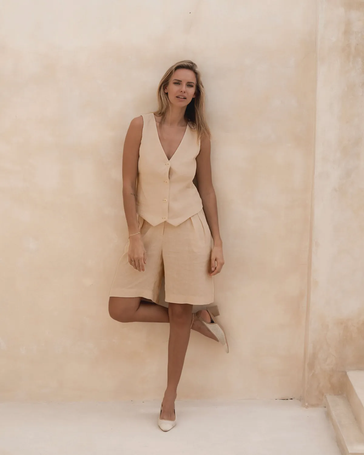Mila - Linen Shorts in Beige