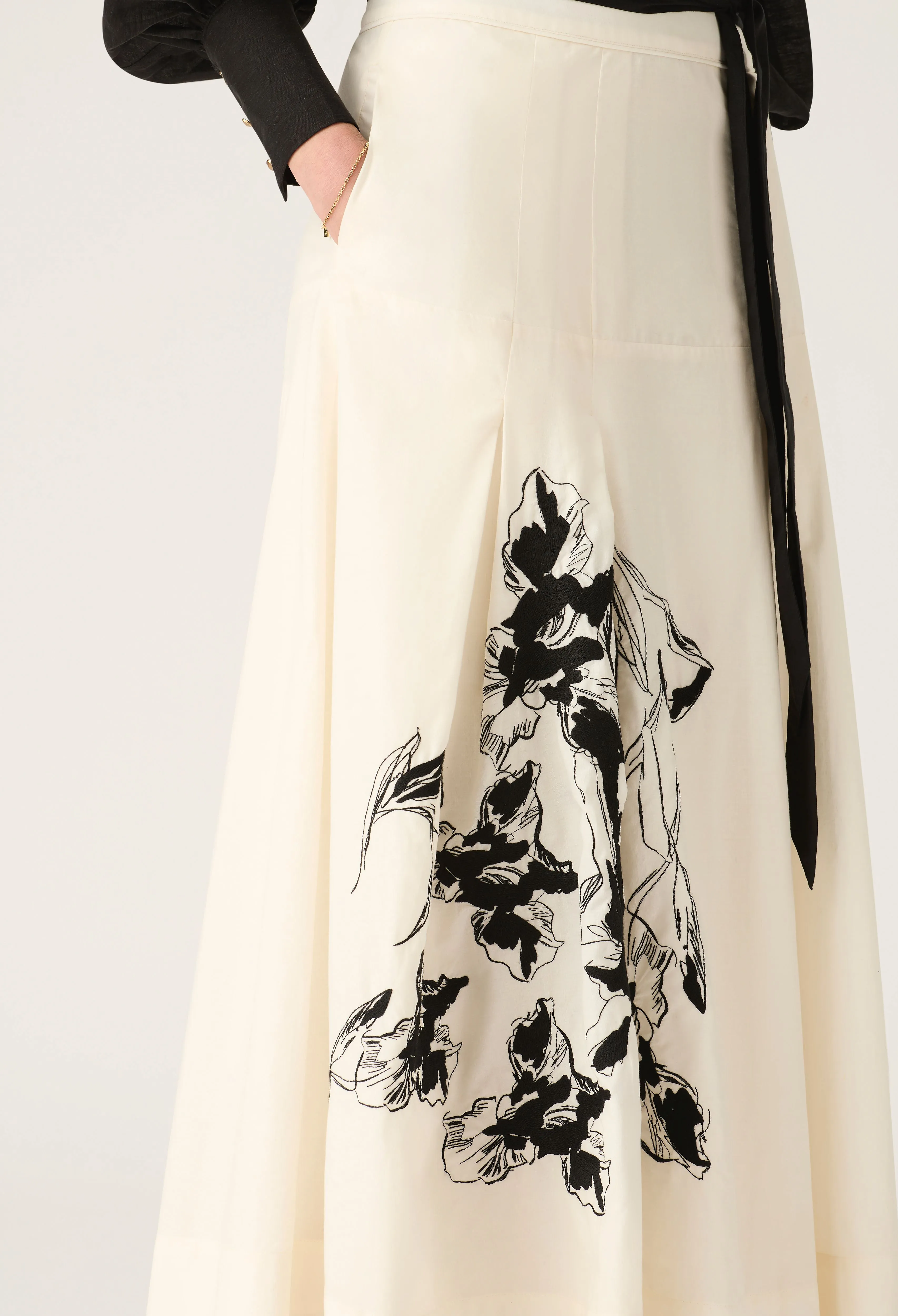 Mos the Label - Lis Embroidery Midi Skirt - Ivory